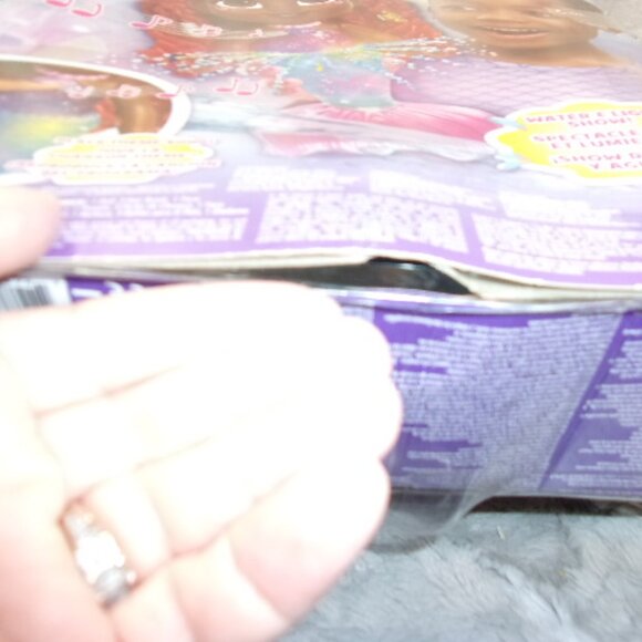 T-160 NEW IN PACKAGE DISNEY JR. ARIEL SPLASH AND GLOW DOLL - Picture 10 of 11